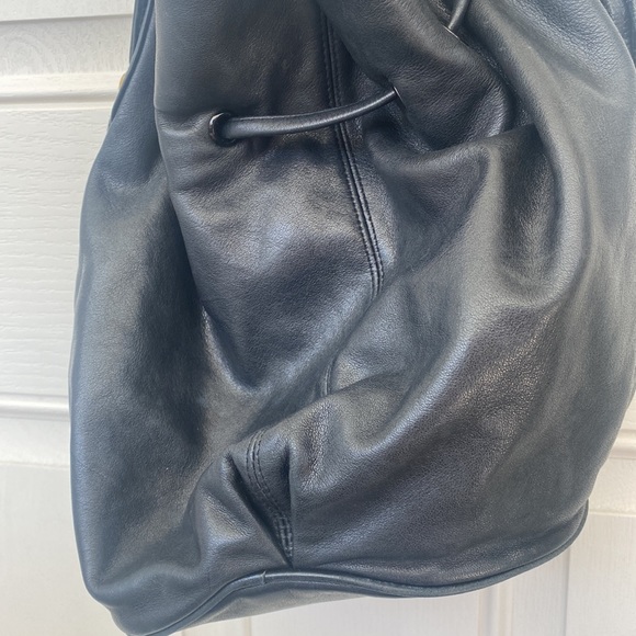 VINTAGE ROBINSON'S leather Bucket drawstring bag - Picture 5 of 10